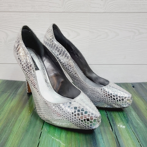 WHBM Metallic Snakeskin Heels - Picture 2 of 8